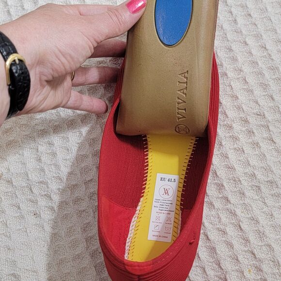 Vivaia Margot Walker Red Lightweight Square Toe V-cut Flats 41.5 Sz 10 - Picture 9 of 16